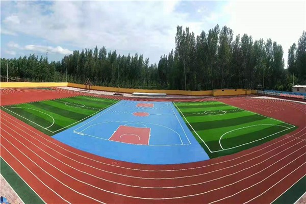 透氣型塑膠跑道材料價(jià)格每平方多少錢？